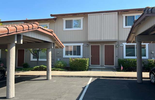 SEE US ABOUT MOVE IN INCENTIVE! Stunning Pleasanton Vintage Terrace Townhouse! 2 bedrooms and 1.5 bathrooms! Sharp upgrades throughout including laminate wood and tile flooring, premium cabinetry a - 646 Concord Place, Pleasanton, CA 94566