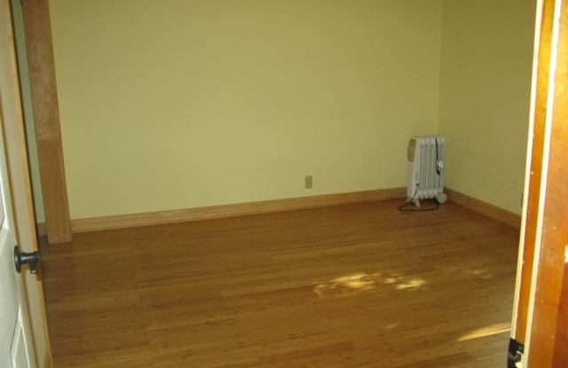 1407 Summit Ave Gallery 3