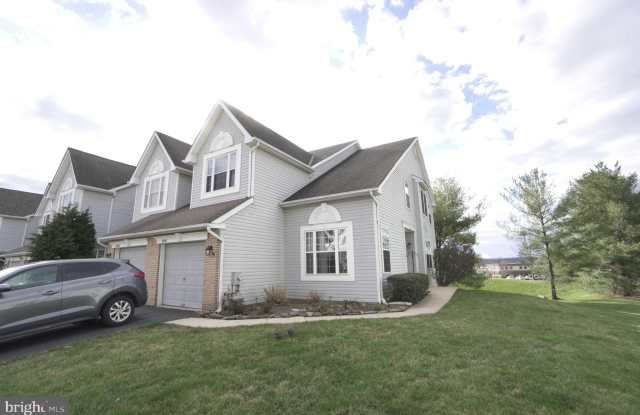 2041 GREENES WAY Circle Gallery 2