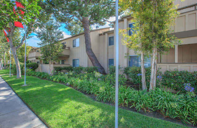 Highland Creek Apartment Homes Gallery 2