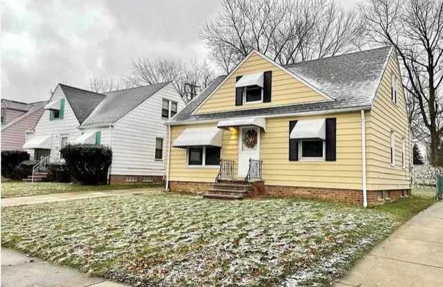 5413 Oakwood Ave - 5413 Oakwood Avenue, Maple Heights, OH 44137