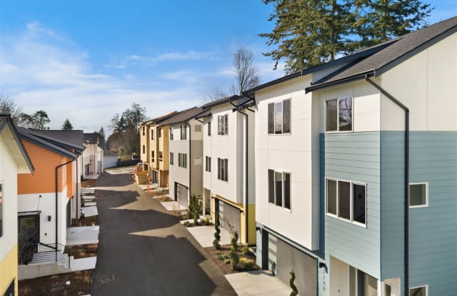 2752 Southwest Holden Street - 2752 SW Holden St, Seattle, WA 98126