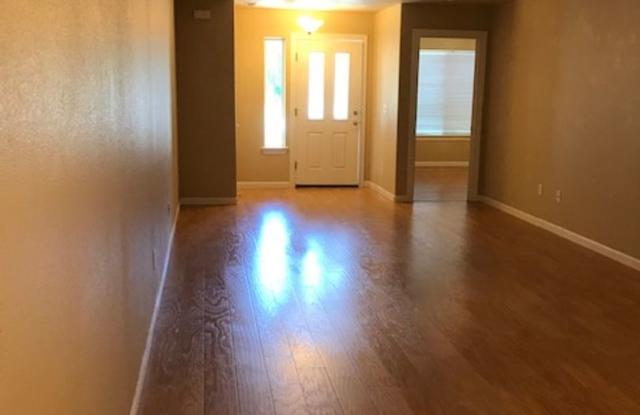 55+ Community  2 Bedrooms, 2 Bath Beautiful Condo Quiet Neighborhood Gallery 4