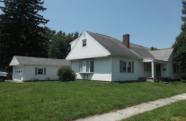 704 Carnahan Ave - 704 Carnahan Avenue, Findlay, OH 45840