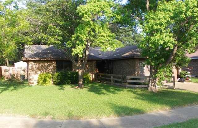 613 Dickey Drive - 613 Dickey Drive, Euless, TX 76040