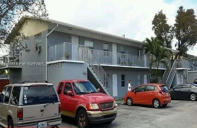 1945 SW 5th Pl Gallery 1