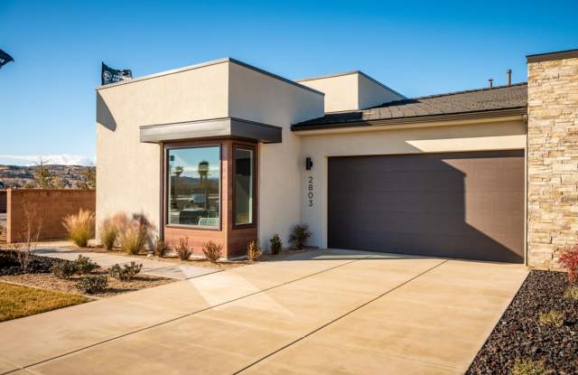 3 Bedroom Single-Level Home with Resort-Style Amenities - 2803 East Snowberry Drive, St. George, UT 84790