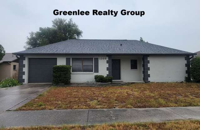 Don't miss this 2 Bed/ 1 Bath home in Holiday Lake Estates! photos photos