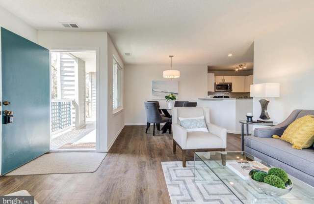 11707-D SUMMERCHASE Circle photos photos 11707-D SUMMERCHASE Circle photos photos