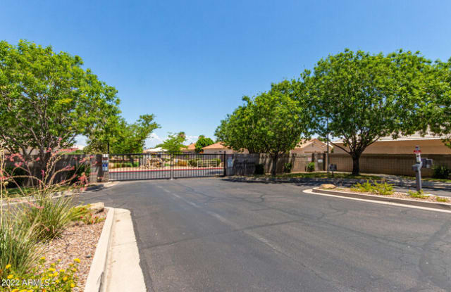2620 E Hidalgo Ave, Phoenix, AZ 85040 - 2620 East Hidalgo Avenue, Phoenix, AZ 85040