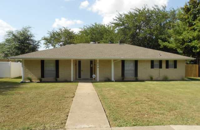 225 Wesley Drive - 225 Wesley Drive, DeSoto, TX 75115