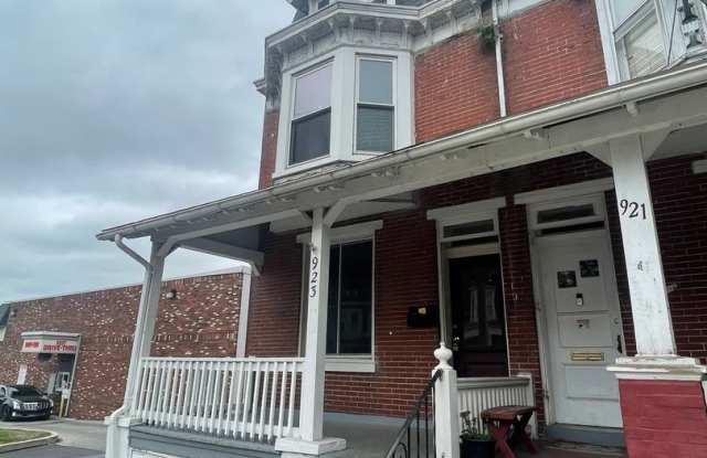 Large Five Bedroom 1.5 Bathroom In York! photos photos