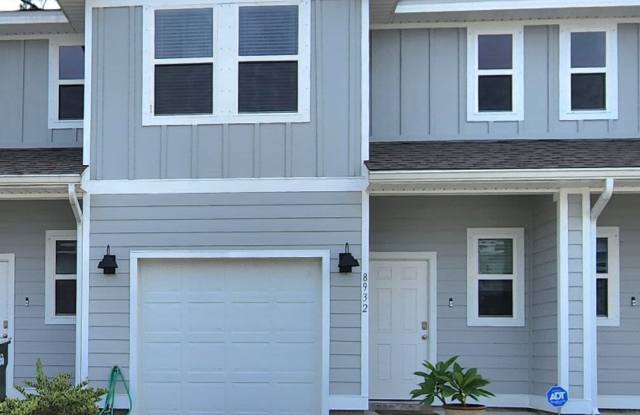 Convenient Location! Beautiful 3/2.5 Townhome w/ Pool Community! photos photos