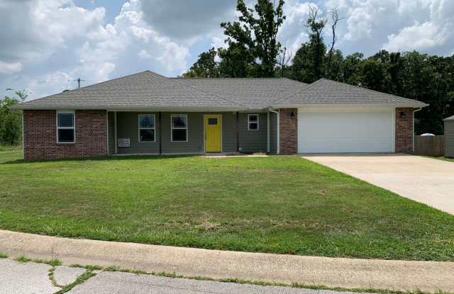 COMING SOON IN NEOSHO MO!!!  Beautiful 3 bedroom, 2 bathroom home in Neosho in adorable neighborhood with two car garage!! photos photos