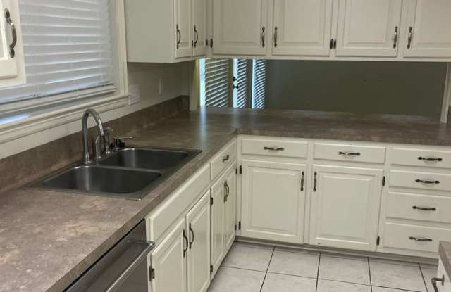 Four Bedroom, Two Bathroom , Brick House, Two Carport. Gallery 4