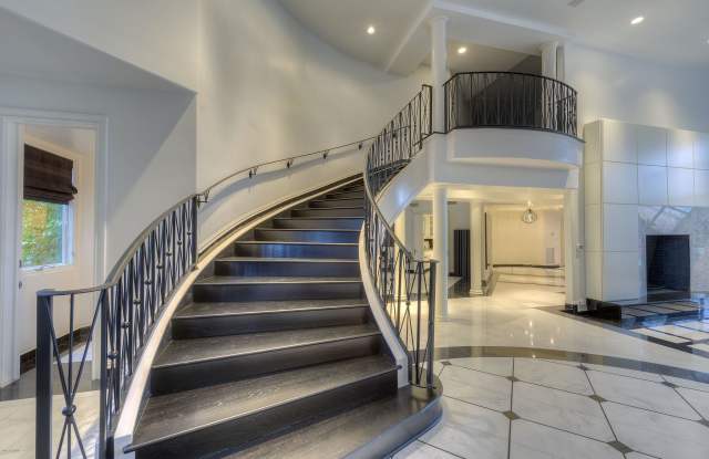 6821 N 46TH Street - 6821 North 46th Street, Paradise Valley, AZ 85253