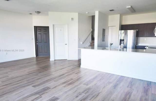15560 SW 136 St photos photos