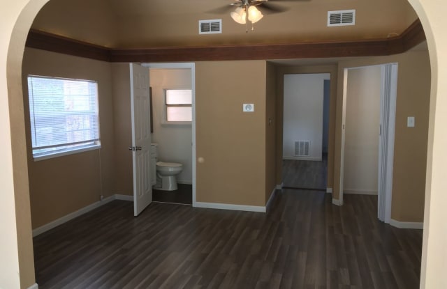 2700 South Brown Avenue Unit B - 2700 Brown Avenue, Orlando, FL 32806