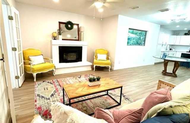 1214 Tamarack Avenue Gallery 3