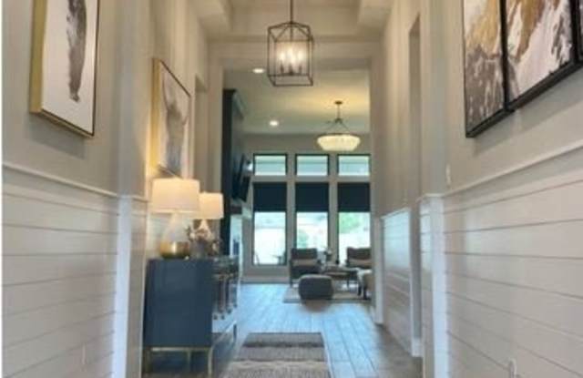472 Tobacco Pass Gallery 3