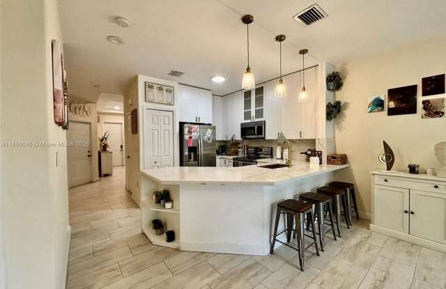 1420 SE 26th Ave photos photos