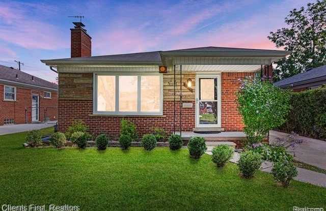 3945 ROOSEVELT Boulevard photos photos