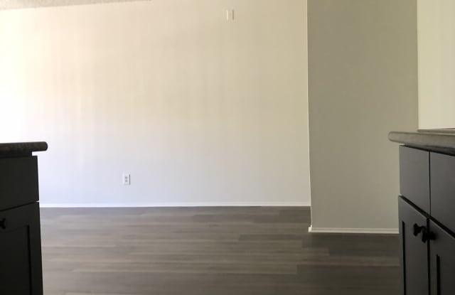 1735 N Normandie Ave Gallery 2