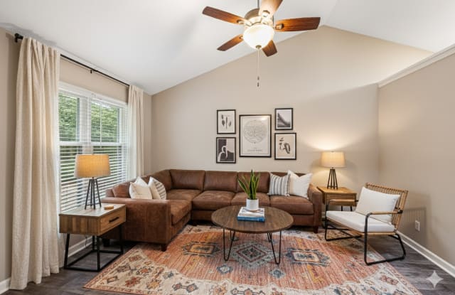 Jamestown Manor Apartments Gallery 3