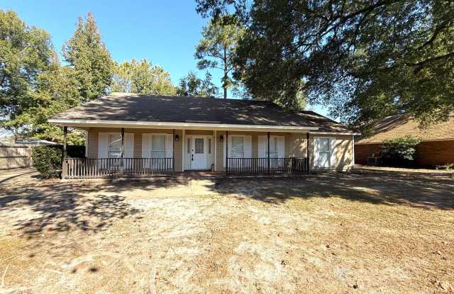 ** 4 Bed 2 bath located in Johnstown ** Call our self showing number to schedule a tour 334-366-9198 - 4043 Ray Drive, Montgomery, AL 36109