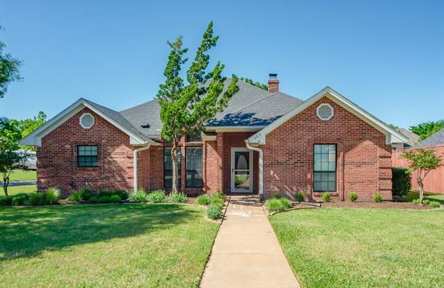605 Meadowcrest Drive - 605 Meadowcrest Drive, Highland Village, TX 75077