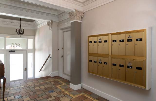 1955 LEAVENWORTH Street Gallery 3
