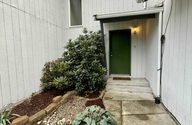 3 BR, 1.5 bath townhome located in Central Valley - 7646 Shilohwood Place Northwest, Kitsap County, WA 98311