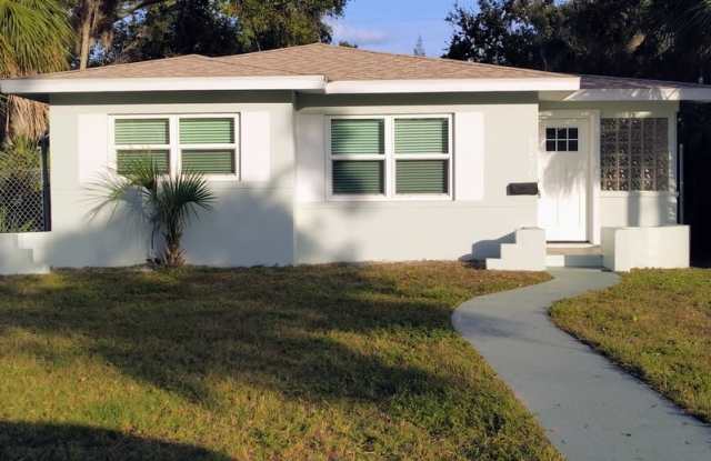 2230 Grove Street South photos photos