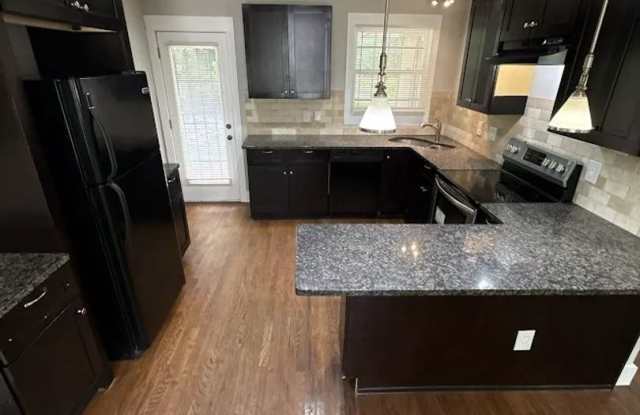 3 Bed 2 Bath in Atlanta! Gallery 4
