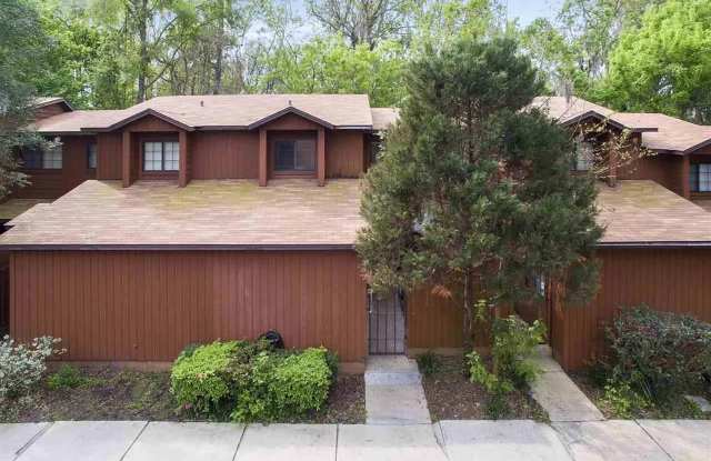 Spacious 2BR/2BA Townhome in SW Gainesville | $1,450/mo photos photos