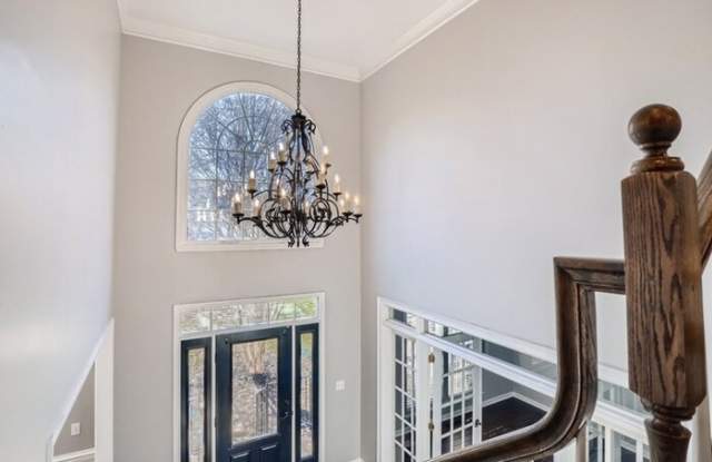15510 Robsart Court Gallery 4