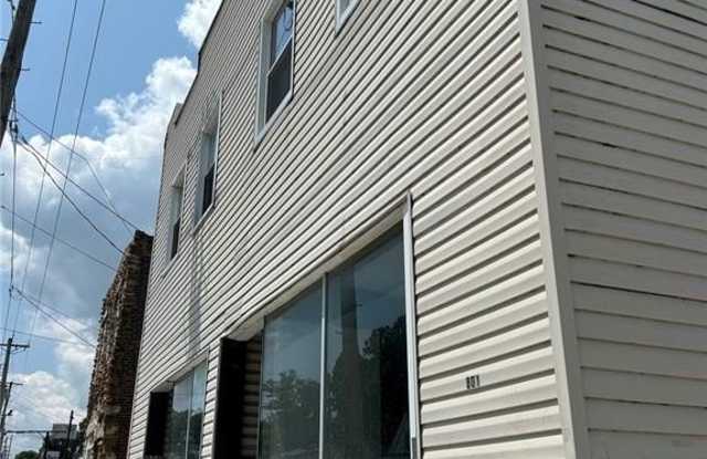 801 Lemay Ferry Road Gallery 1