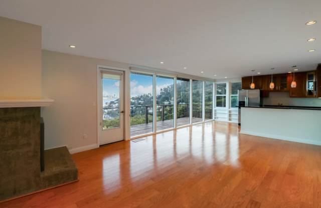 550 Sausalito Boulevard photos photos
