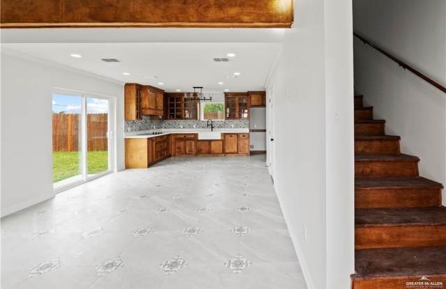 1404 E Karen Drive Gallery 2