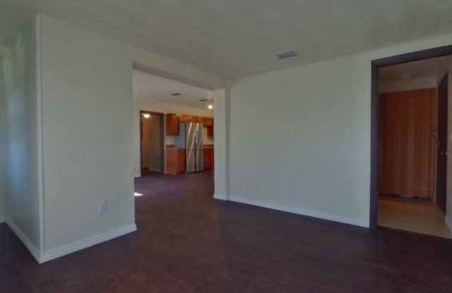 2521 Lantana Ave Gallery 2