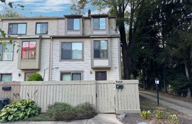 Lovely 3 BR/1.5 BA EOG Townhome in Montgomery Village! - 9469 Chadburn Place, Montgomery Village, MD 20886