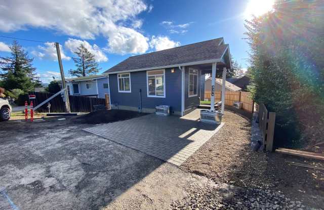 BRAND NEW 1 BEDROOM ON OREGON'S ADVENTURE COAST! - 439 Wall Street, North Bend, OR 97459