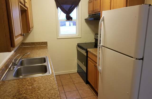1200 Sir Galahad Dr Apt B Gallery 2