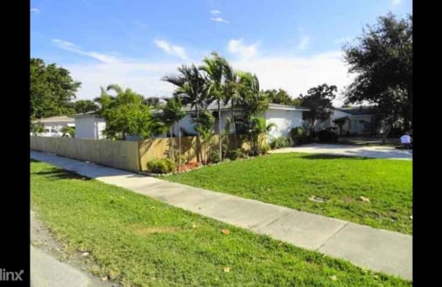 720 NE 11th Ave Unit 2 - 720 Northeast 11th Avenue, Pompano Beach, FL 33060