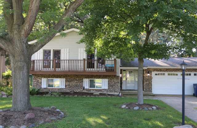 1401 Hillside Lane photos photos