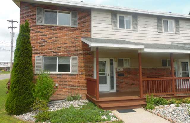 3 bed, 1.5 Bath Townhouse in Villages of Oscoda just reduced! photos photos