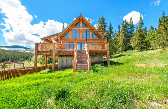 Beautiful Home on 10 Actre photos photos
