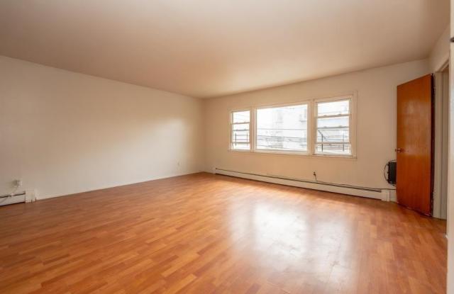 1037 SUMMIT AVE photos photos