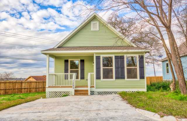 1303 Simon Avenue - 1303 Simon Ave, Brenham, TX 77833