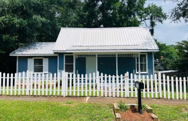 Wow! Don't miss this new 2 bedroom 2 bathroom home in Hogansville! photos photos